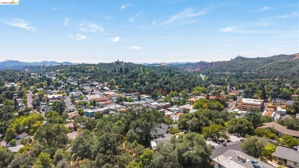 242 Hillcrest Dr Sonora, CA 95370