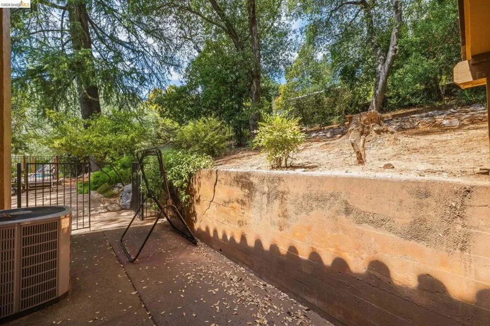 242 Hillcrest Dr Sonora, CA 95370