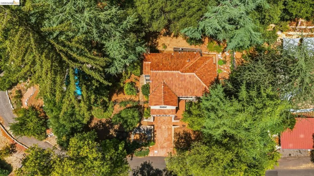242 Hillcrest Dr Sonora, CA 95370