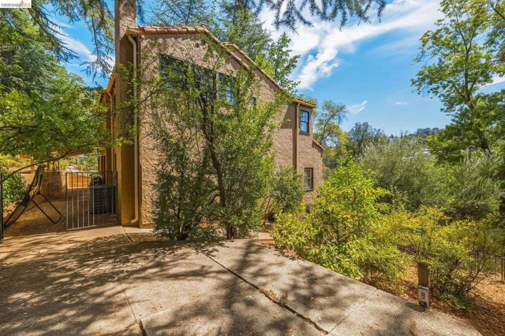 242 Hillcrest Dr Sonora, CA 95370