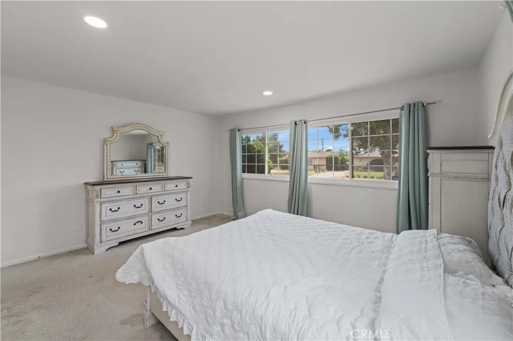5236 Halifax Temple City, CA 91780