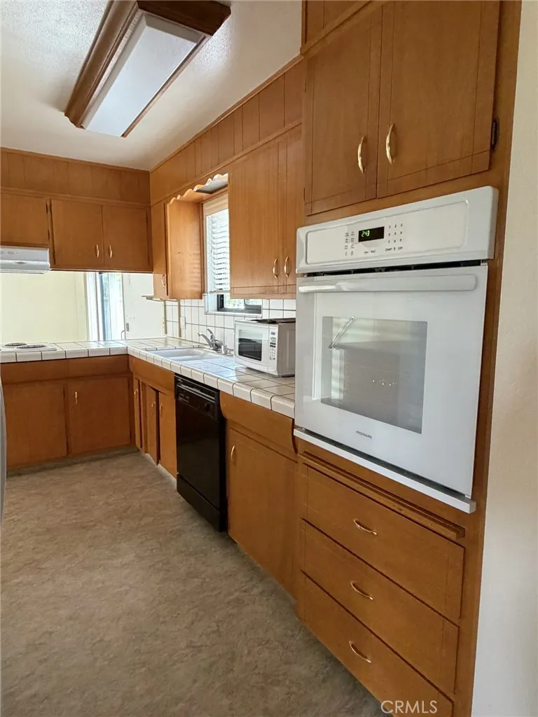 160 Terra Street Morro Bay, CA 93442