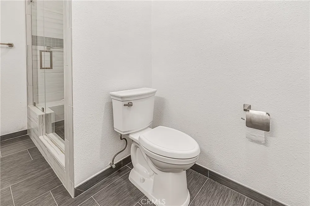 16940 Chatsworth Street #211 Granada Hills, CA 91344