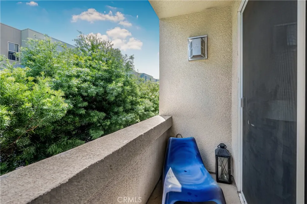 16940 Chatsworth Street #211 Granada Hills, CA 91344