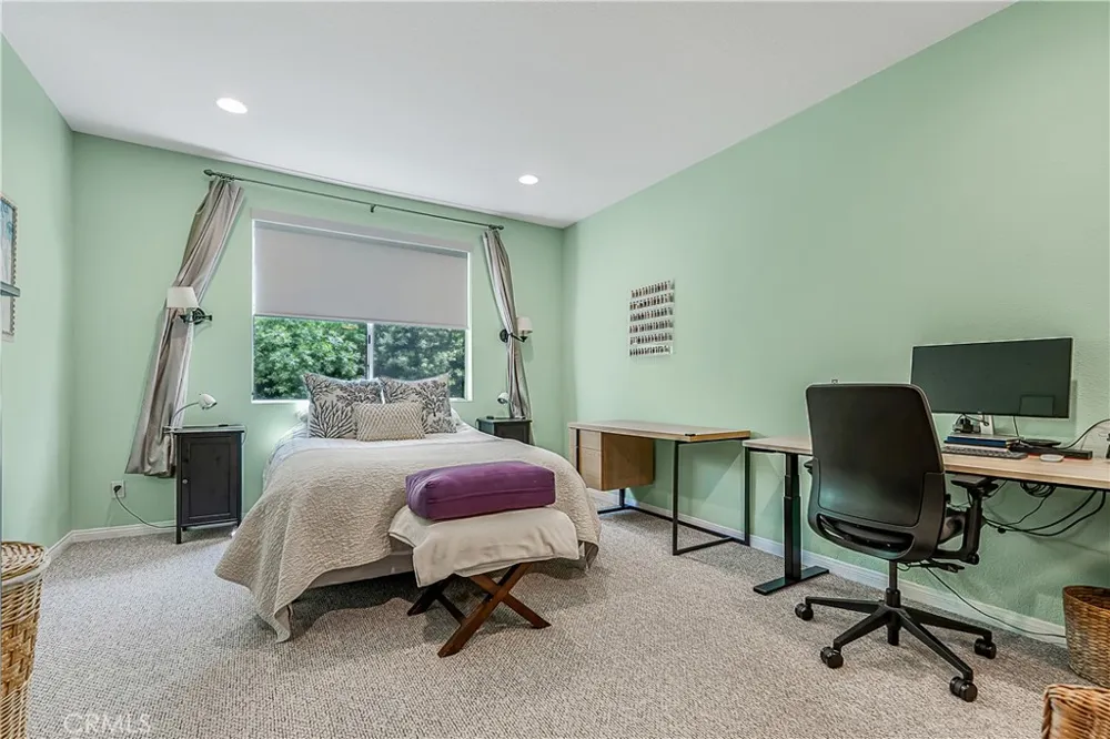 16940 Chatsworth Street #211 Granada Hills, CA 91344