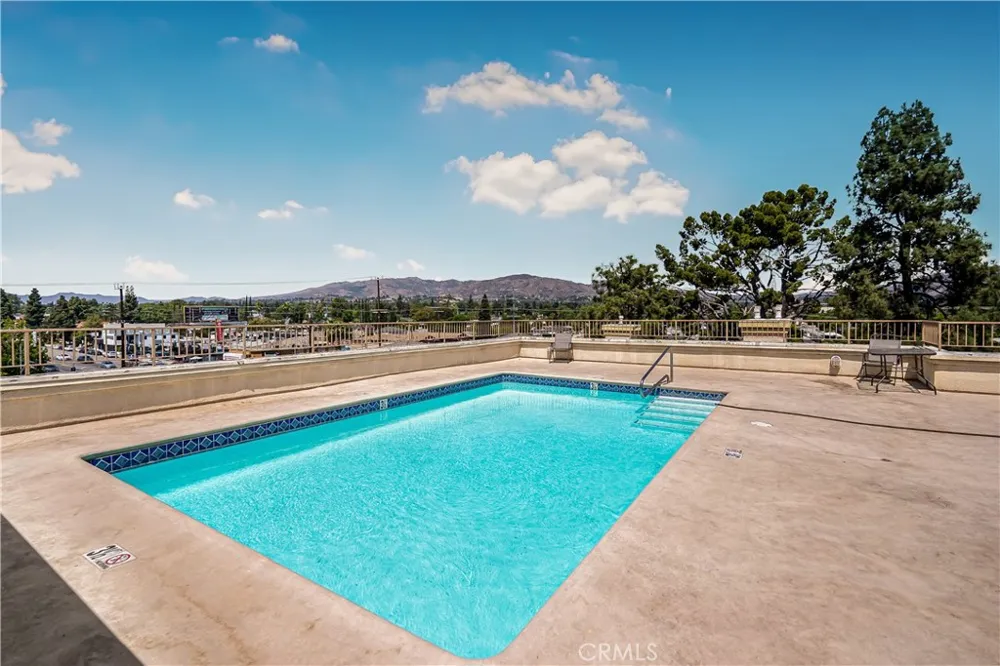 16940 Chatsworth Street #211 Granada Hills, CA 91344