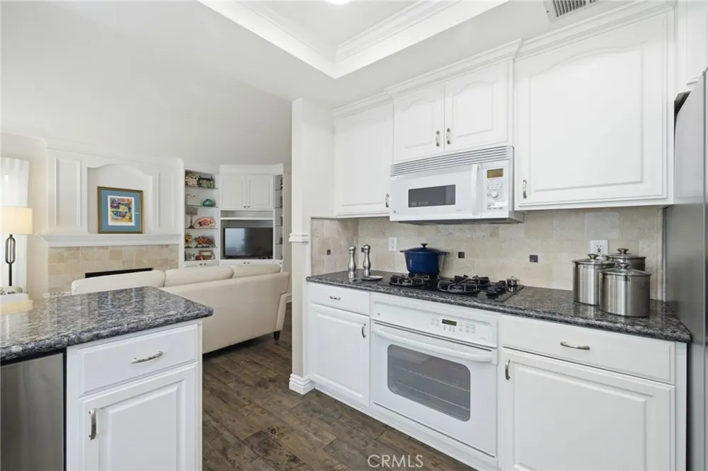 5 Wadsworth Irvine, CA 92620