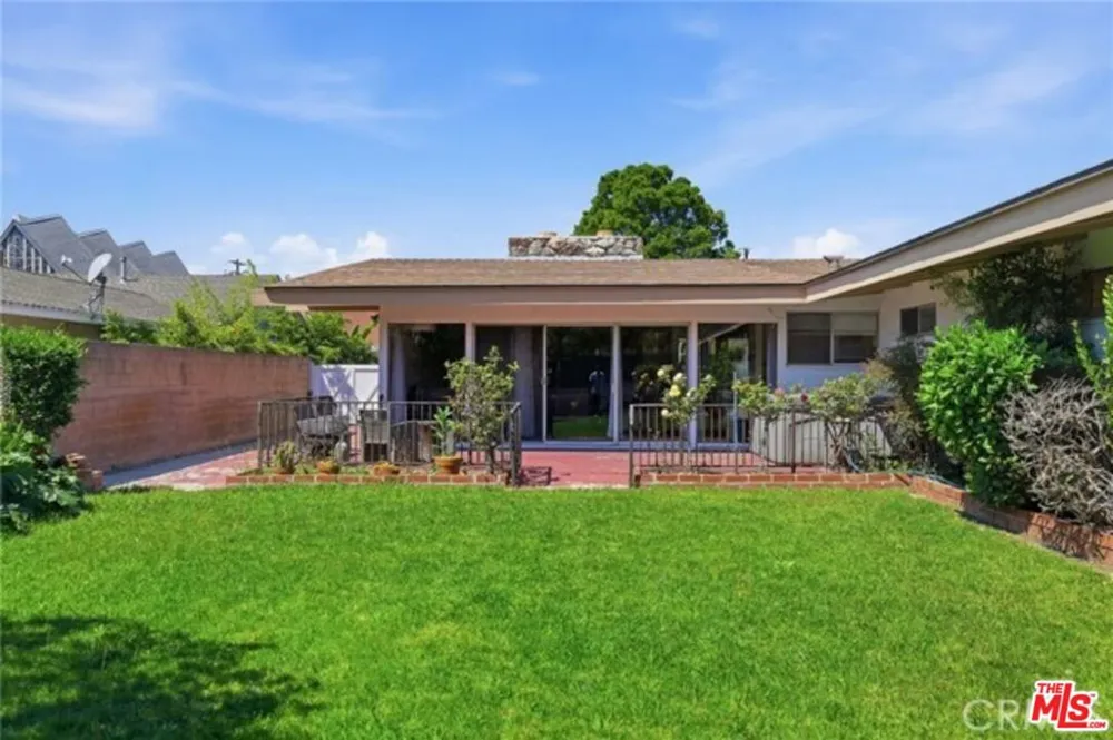 6732 Wooster Avenue Los Angeles, CA 90056