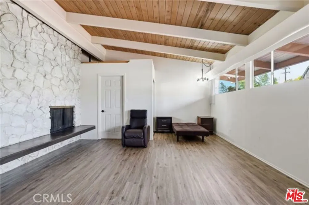 6732 Wooster Avenue Los Angeles, CA 90056