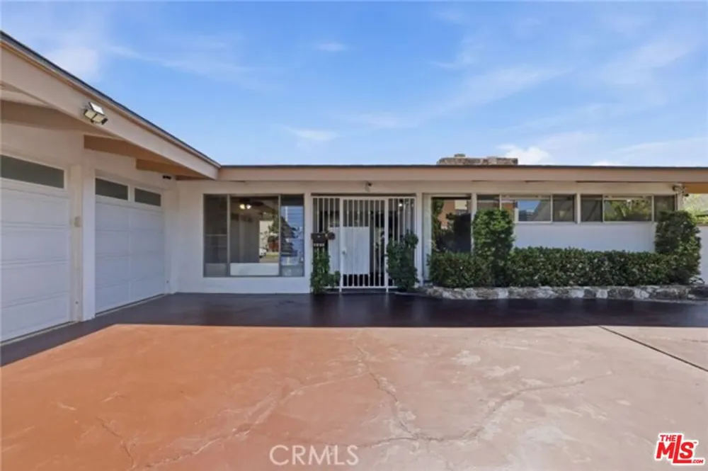 6732 Wooster Avenue Los Angeles, CA 90056