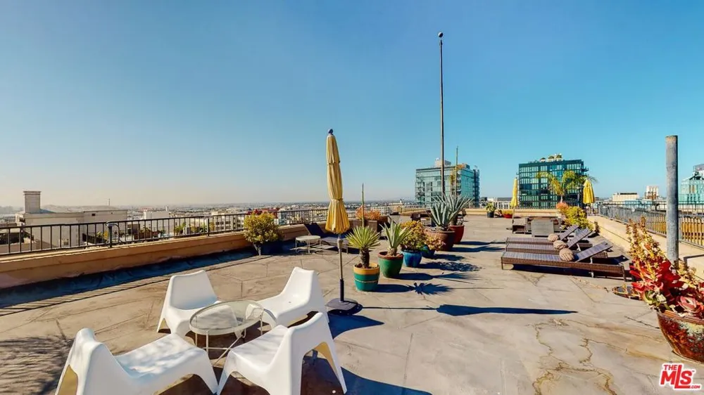215 W 7th Street #407 Los Angeles, CA 90014