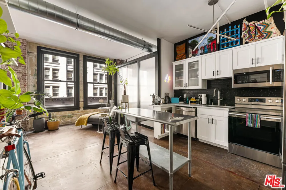 215 W 7th Street #407 Los Angeles, CA 90014