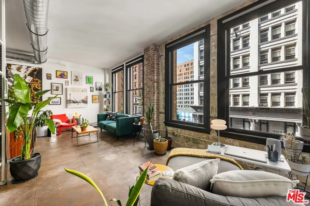 215 W 7th Street #407 Los Angeles, CA 90014