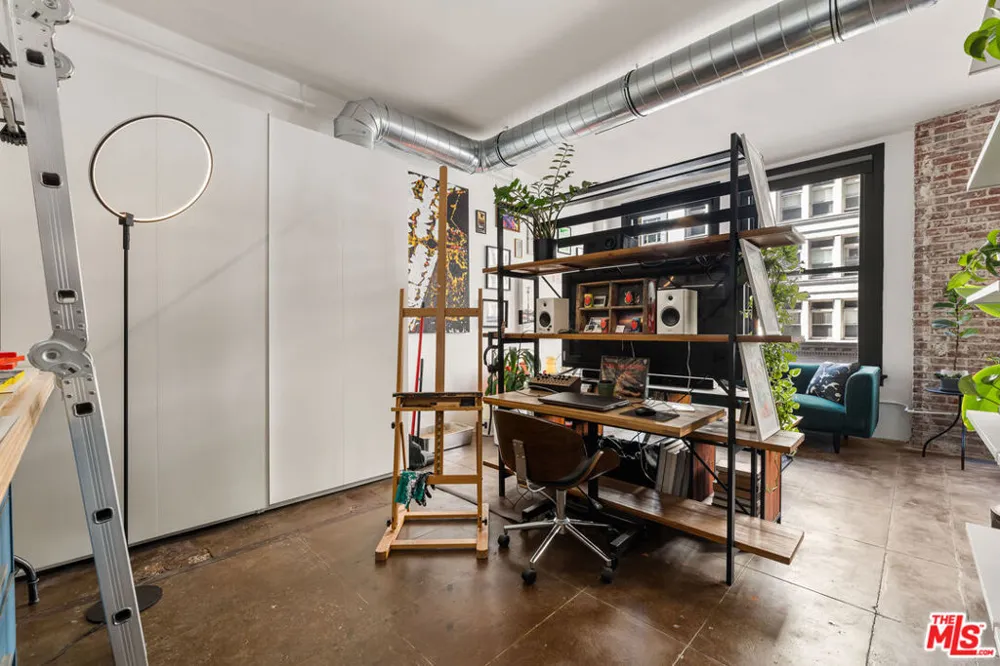 215 W 7th Street #407 Los Angeles, CA 90014