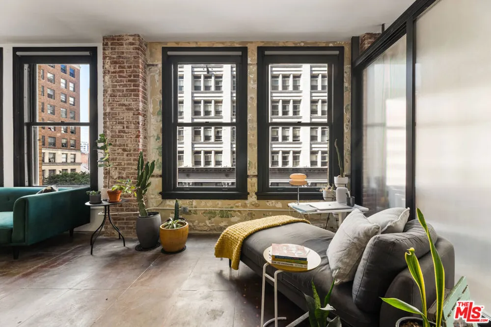 215 W 7th Street #407 Los Angeles, CA 90014