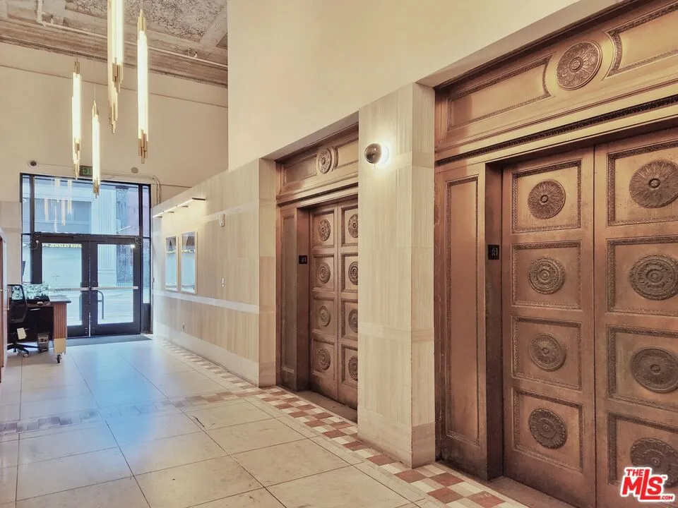 215 W 7th Street #407 Los Angeles, CA 90014