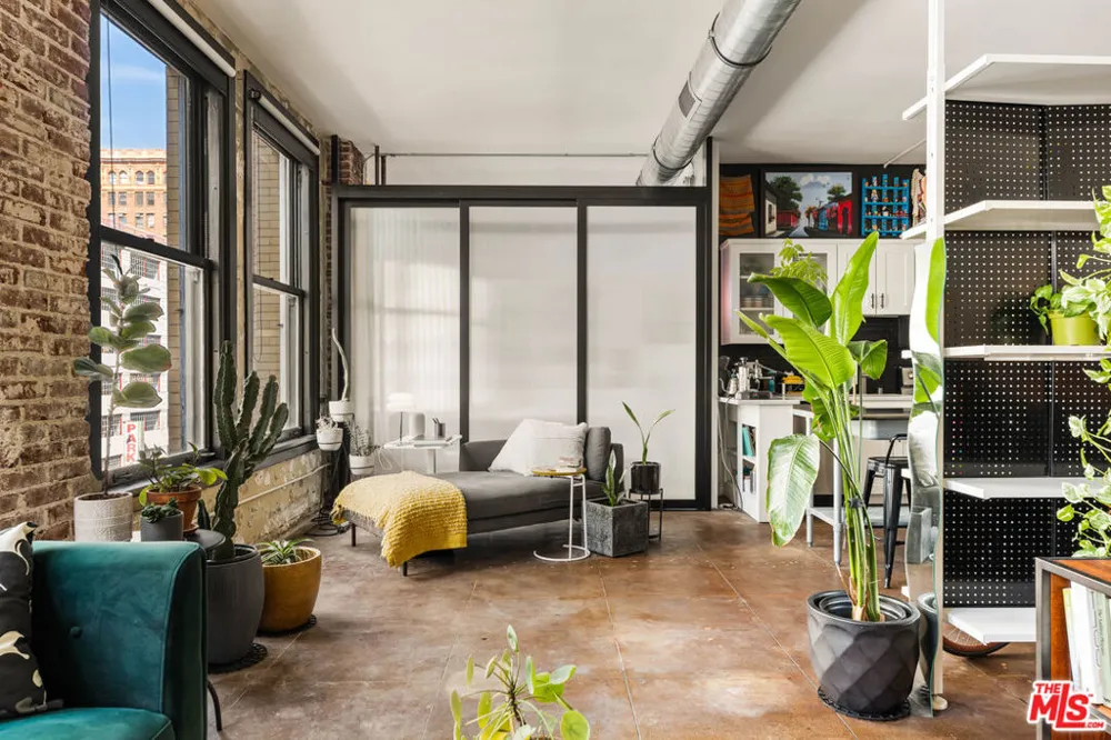 215 W 7th Street #407 Los Angeles, CA 90014