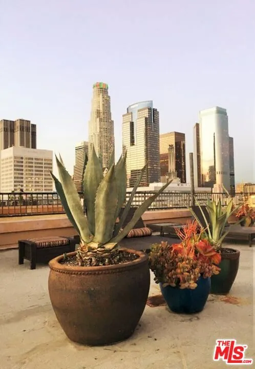 215 W 7th Street #407 Los Angeles, CA 90014