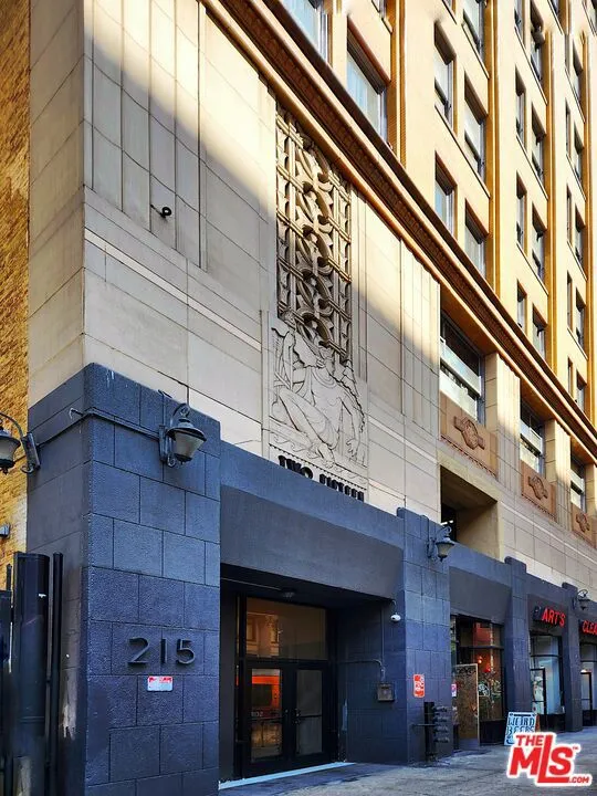 215 W 7th Street #407 Los Angeles, CA 90014