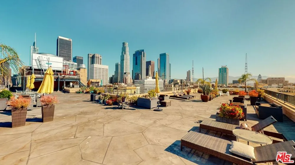 215 W 7th Street #407 Los Angeles, CA 90014