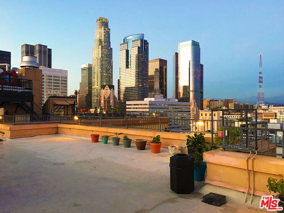 215 W 7th Street #407 Los Angeles, CA 90014
