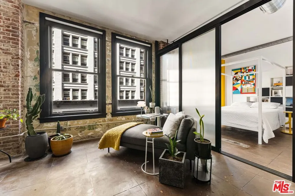 215 W 7th Street #407 Los Angeles, CA 90014