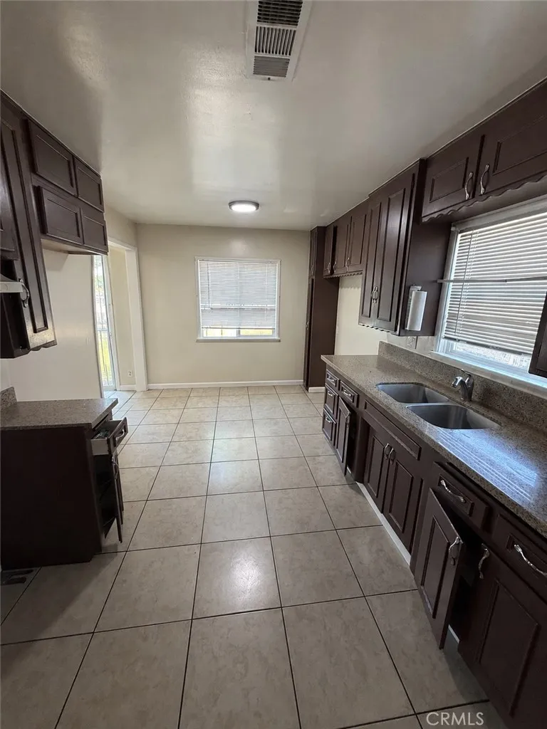 3362 Wisconsin South Gate, CA 90280