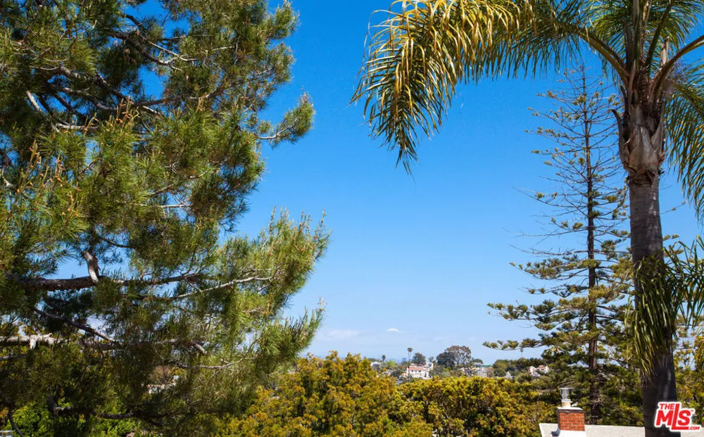 2454 7th Street #B Santa Monica, CA 90405