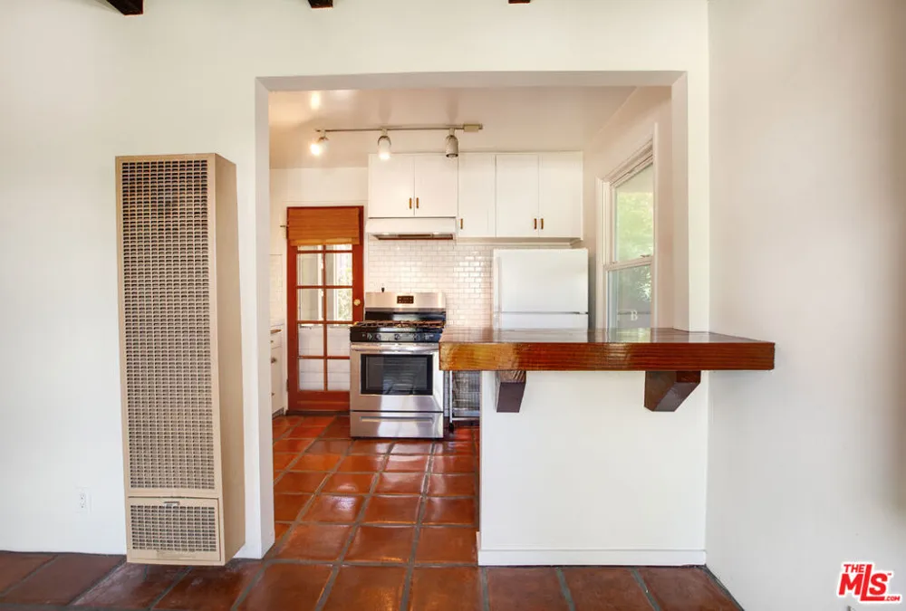 2454 7th Street #B Santa Monica, CA 90405