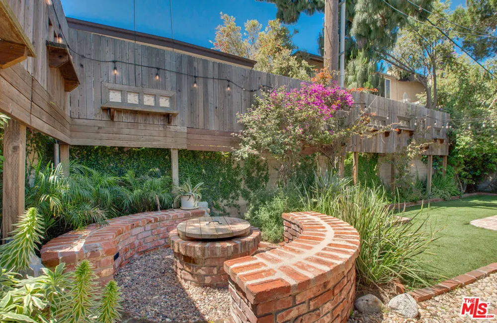 2454 7th Street #B Santa Monica, CA 90405