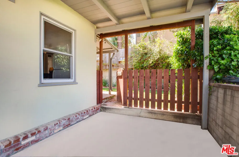 2454 7th Street #B Santa Monica, CA 90405