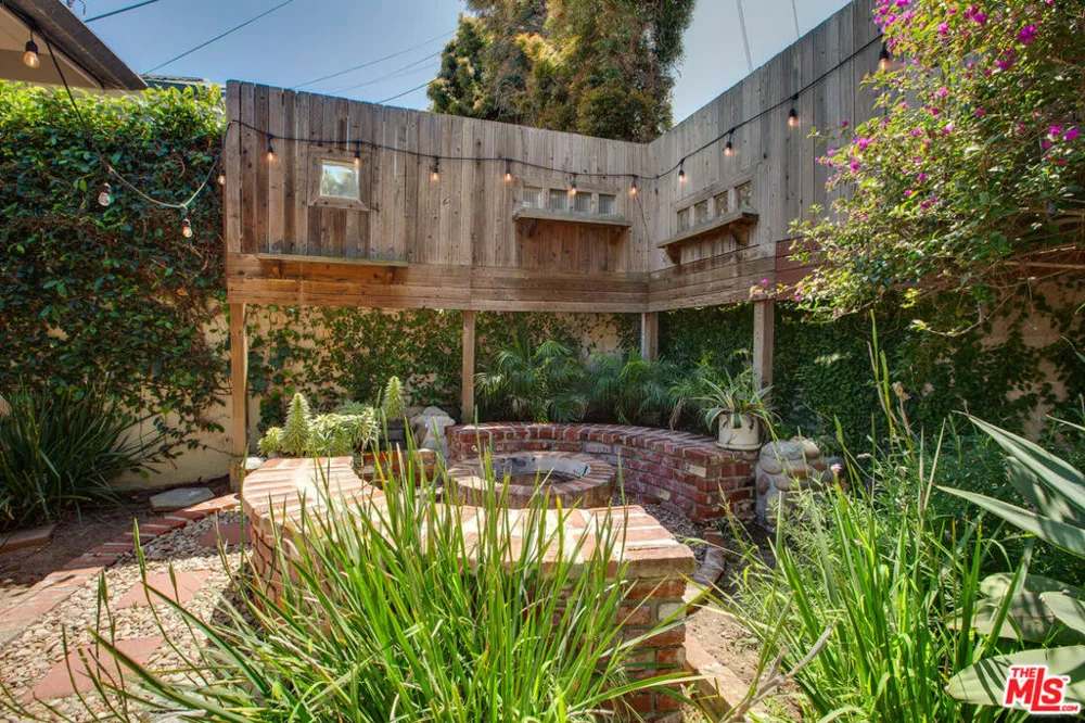 2454 7th Street #B Santa Monica, CA 90405