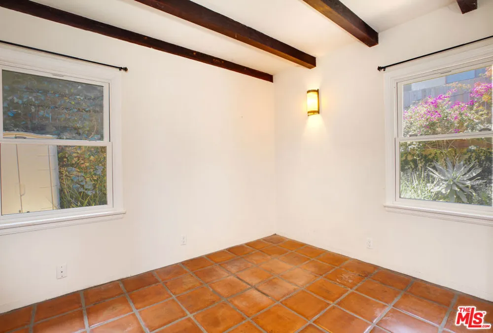 2454 7th Street #B Santa Monica, CA 90405