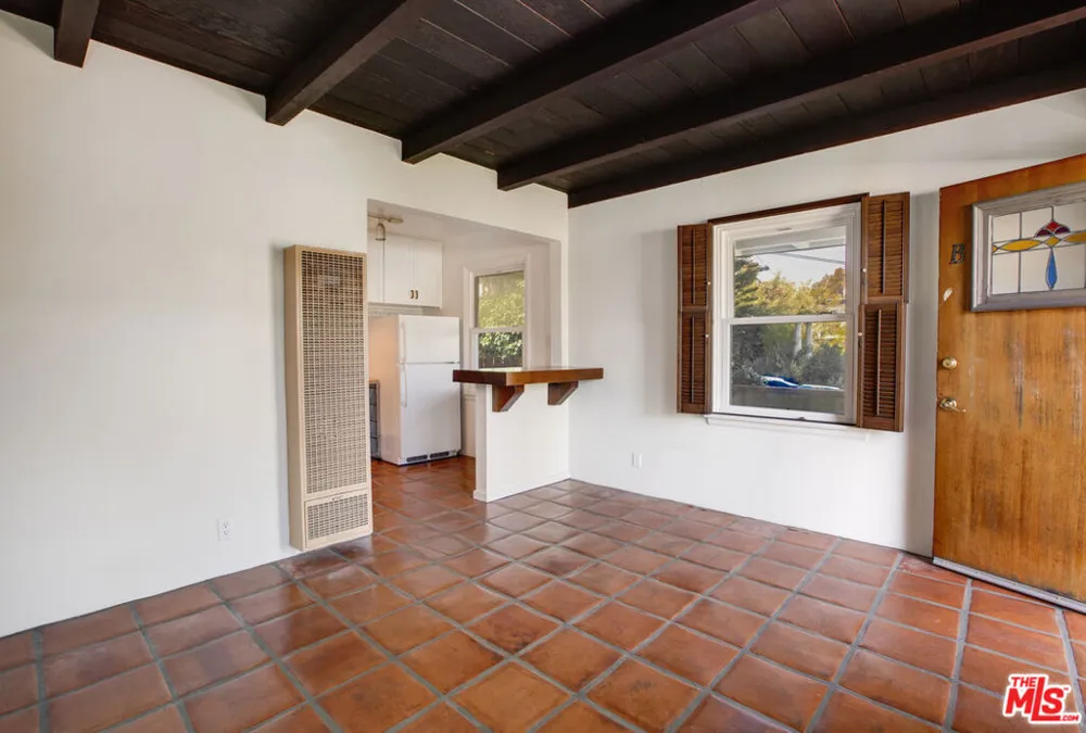 2454 7th Street #B Santa Monica, CA 90405