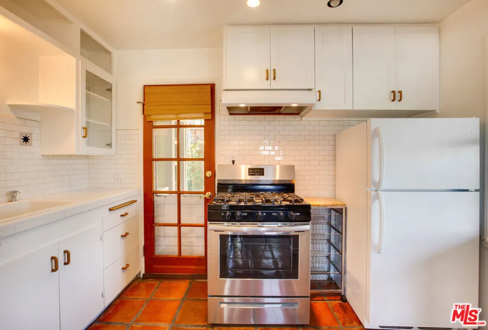 2454 7th Street #B Santa Monica, CA 90405