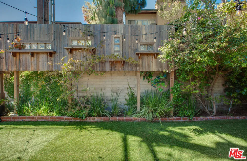 2454 7th Street #B Santa Monica, CA 90405