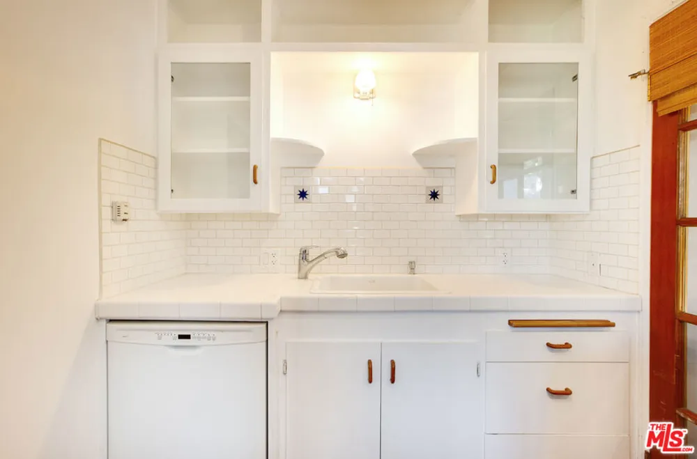 2454 7th Street #B Santa Monica, CA 90405