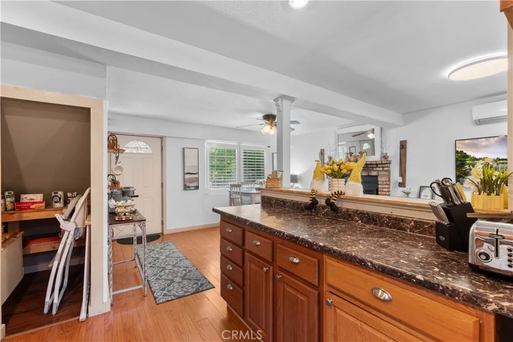 1869 Outer Hwy 2 S Wrightwood, CA 92397
