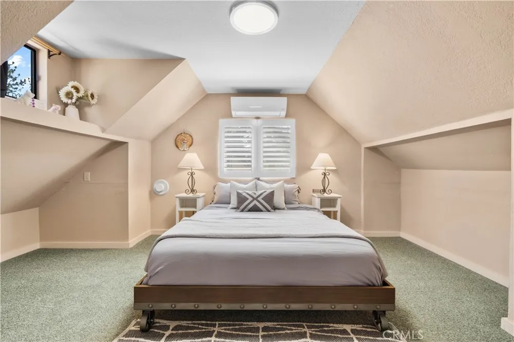 1869 Outer Hwy 2 S Wrightwood, CA 92397