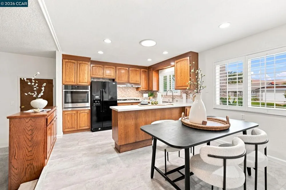 1624 Lynwood Dr Concord, CA 94521