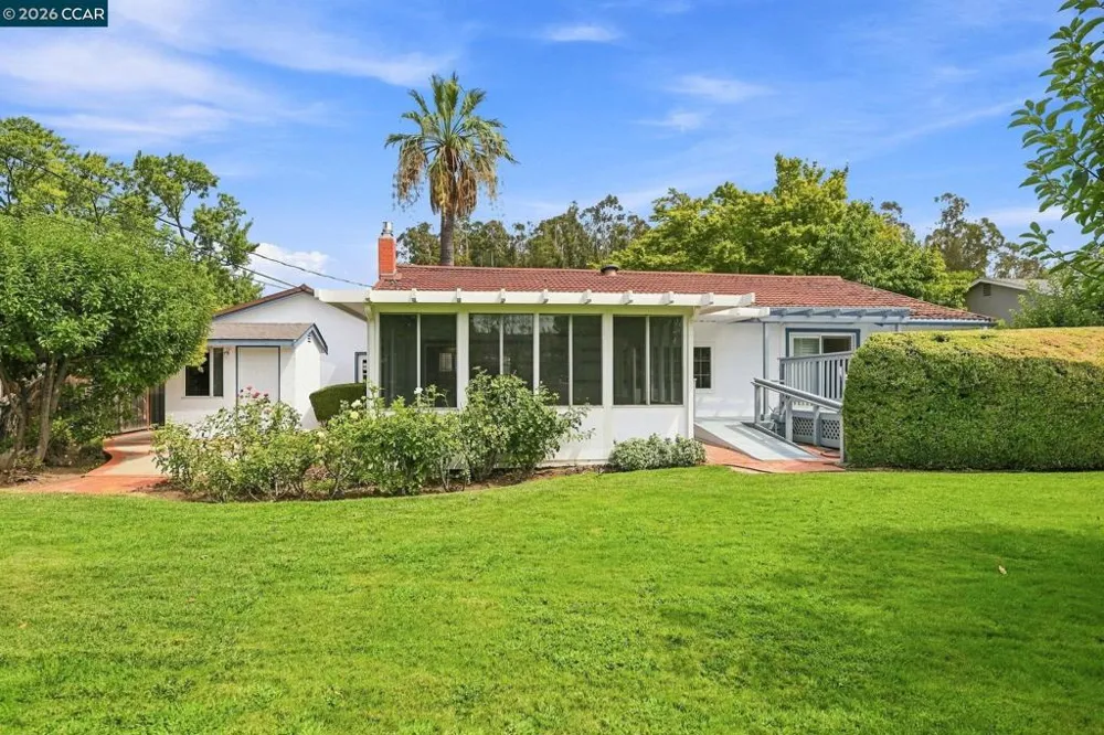 1624 Lynwood Dr Concord, CA 94521