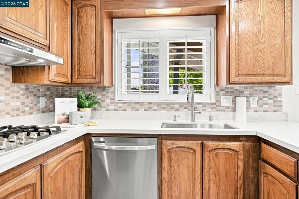 1624 Lynwood Dr Concord, CA 94521