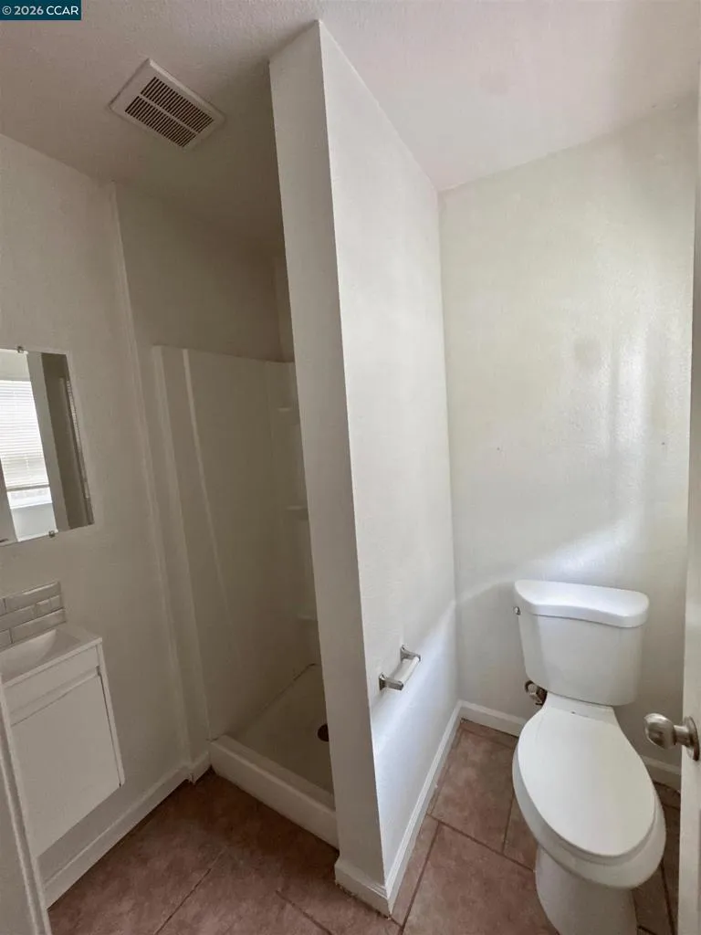 416 1/2 School St Lodi, CA 95240