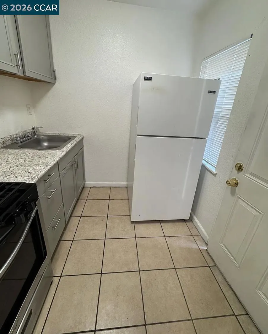 416 1/2 School St Lodi, CA 95240
