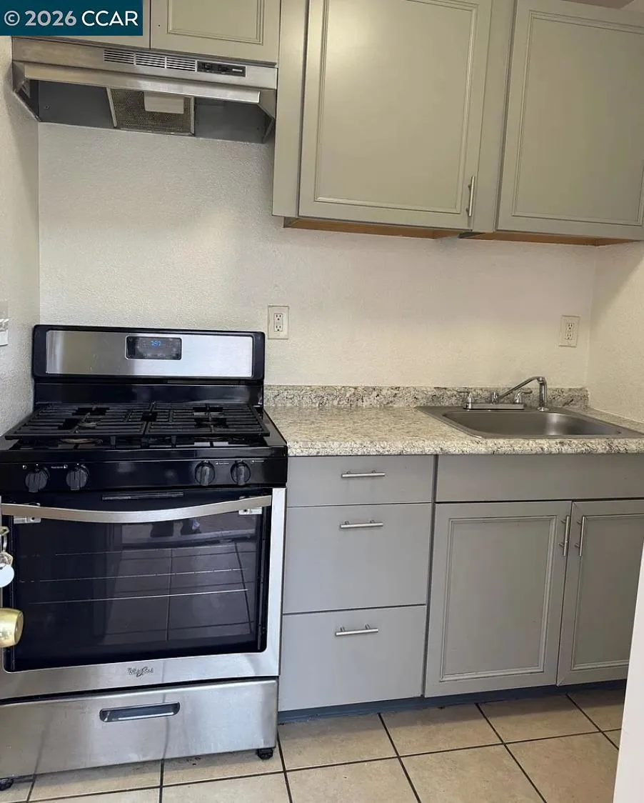 416 1/2 School St Lodi, CA 95240