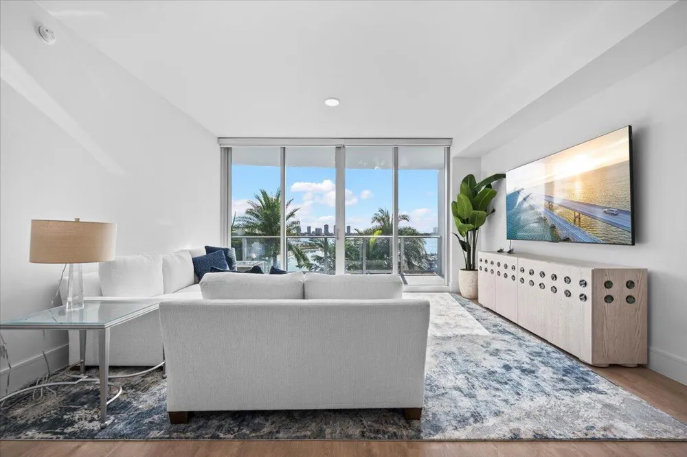 220 LAKE SHORE DRIVE #710 West Palm Beach, FL 33403