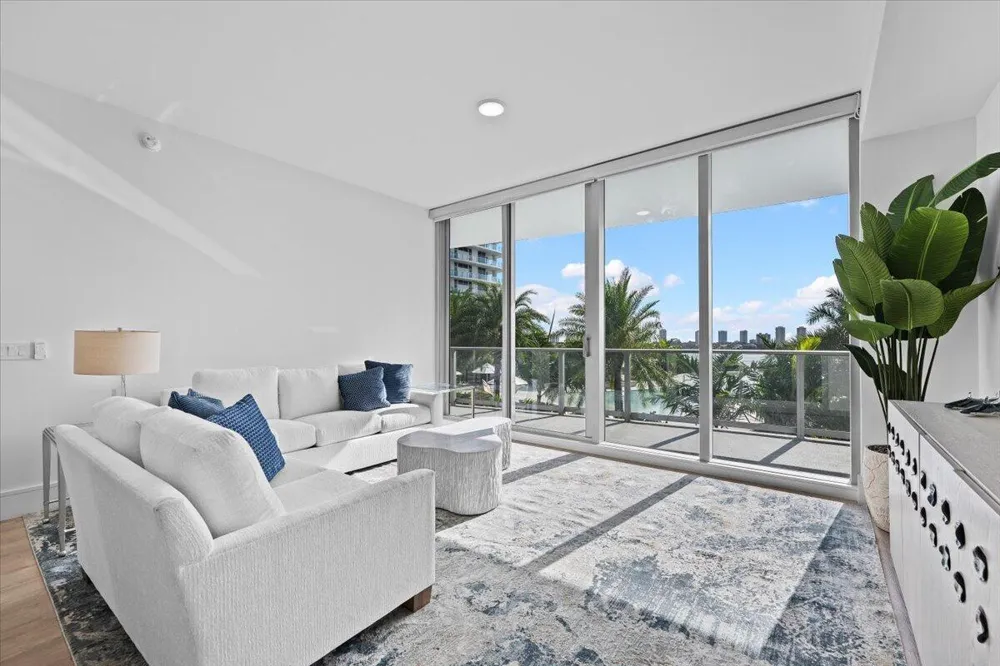 220 LAKE SHORE DRIVE #710 West Palm Beach, FL 33403