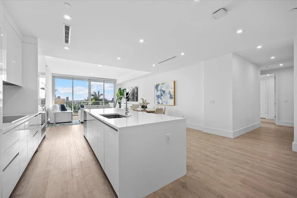 220 LAKE SHORE DRIVE #710 West Palm Beach, FL 33403