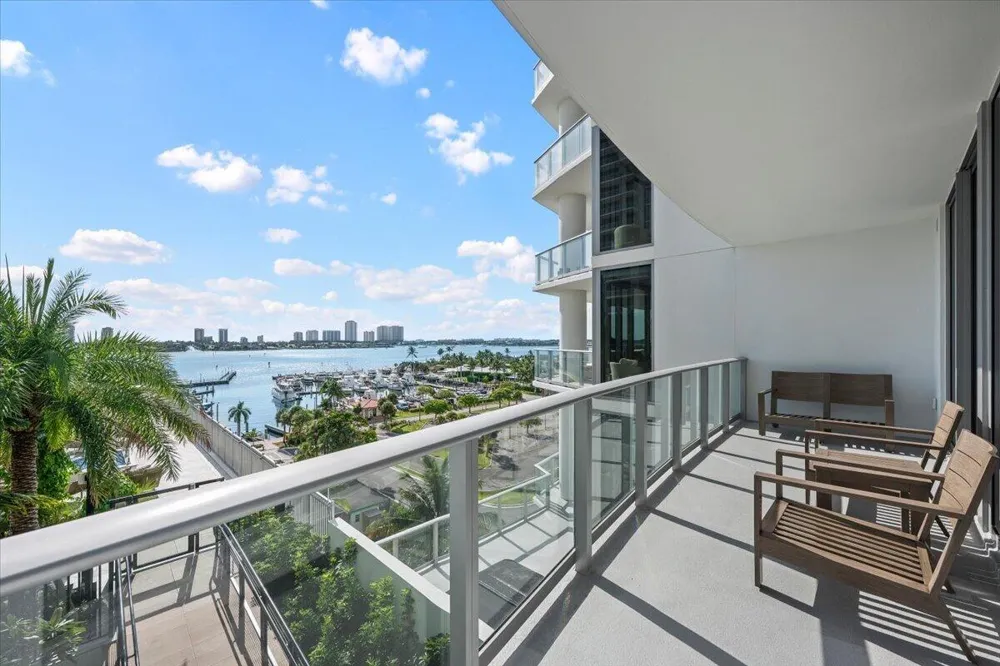 220 LAKE SHORE DRIVE #710 West Palm Beach, FL 33403