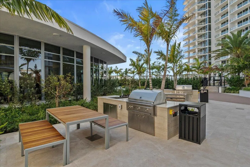 220 LAKE SHORE DRIVE #710 West Palm Beach, FL 33403